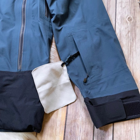 The North Face Men’s Beatty FUTURELIGHT Ski Jacket - Picture 3 of 9